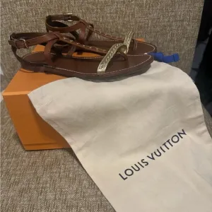 ❤️ Authentic LV Louis Vuitton Monogram gold Sandals Sz. 37 W/ Dust bag &amp; Box ❤️