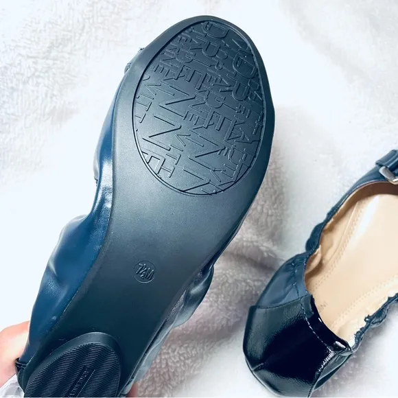 🥿 NWB Adrienne Vittadini Cadeeno Patent Faux Leather Ballet Flats – Size 7.5 💙