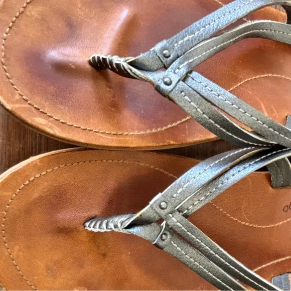 🩶 OluKai U'I Casual Leather Thong Sandals in Pewter - size 10