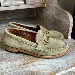 🤍 Weejuns by G.H. Bass Lindsay Loafers Suede Gold Horse Bit Size 7.5 Taupe