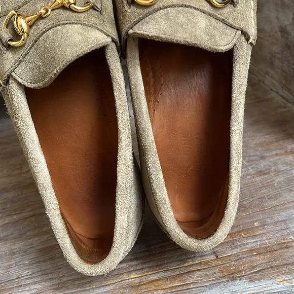 🤍 Weejuns by G.H. Bass Lindsay Loafers Suede Gold Horse Bit Size 7.5 Taupe