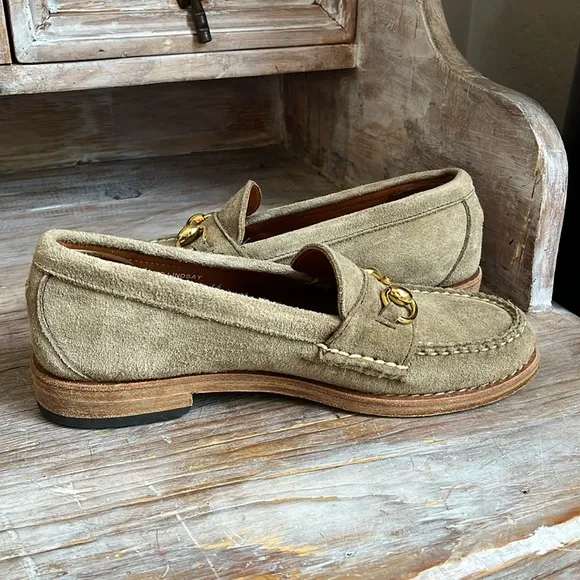 🤍 Weejuns by G.H. Bass Lindsay Loafers Suede Gold Horse Bit Size 7.5 Taupe
