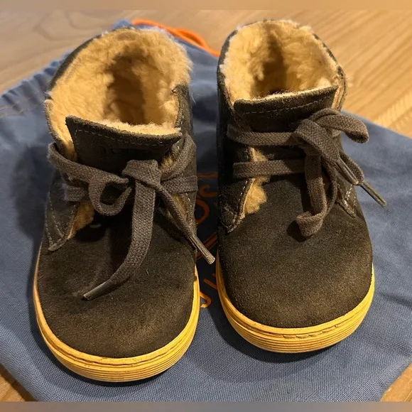 18. Kids Tod’s Junior Periwinkle Blue Suede Fleece Boots