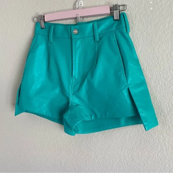 7 for all mankind FAUX LEATHER TAILORED SHORT IN ATLANTIS