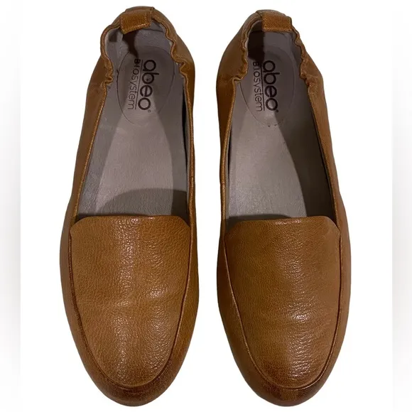 Abeo Jean II Slip-On Leather Loafers Size 7 1/2 Neutral