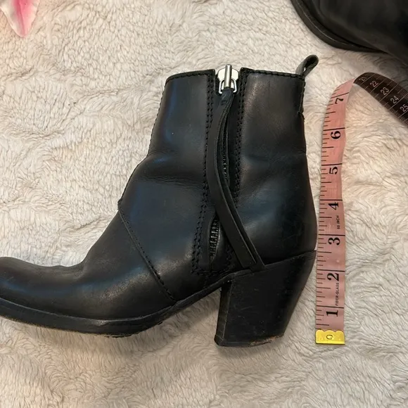 Acne Studios - Vintage Pistol Black Leather Heeled Boots