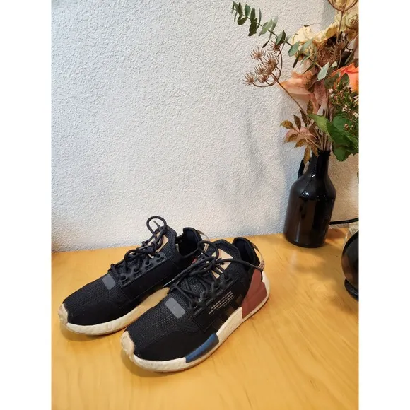 Adidas NMD R1 V3 Running Shoes Lightweight Sneakers Black Casual 245 M6 W7.5