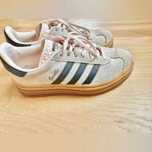 adidas Originals Gazelle Bold sneakers in beige and black (blush) sz 7.5