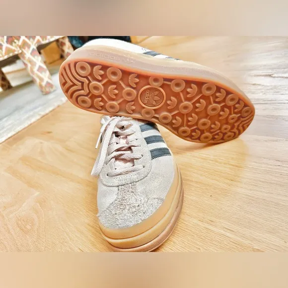 adidas Originals Gazelle Bold sneakers in beige and black (blush) sz 7.5