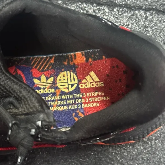Adidas Ozweego Chinese New Year Kids Black and Red Sneakers size 4