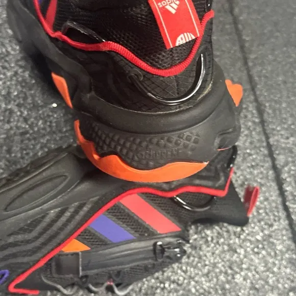 Adidas Ozweego Chinese New Year Kids Black and Red Sneakers size 4