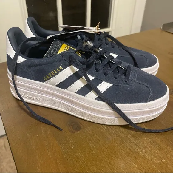 Adidas Women's Gazelle Bold Navy and White Sneakers kids youth 5 NWT NEW 38