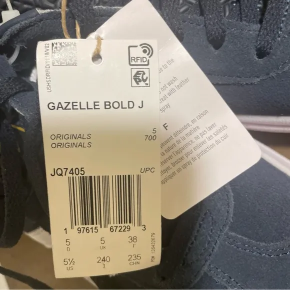 Adidas Women's Gazelle Bold Navy and White Sneakers kids youth 5 NWT NEW 38