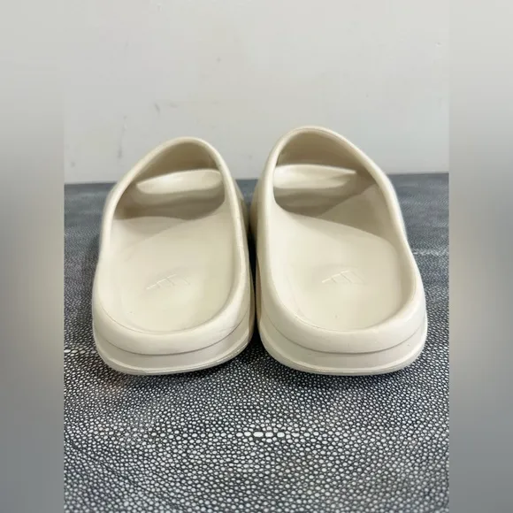 Adidas yeezy Beige Slide Sandals