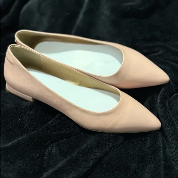 AEROSOLES Pink Flats with Sleek Pointed Toe