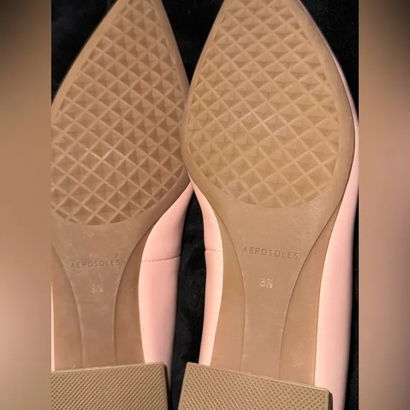 AEROSOLES Pink Flats with Sleek Pointed Toe