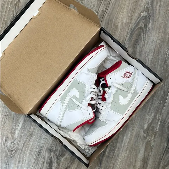 Air Jordan 1 Mid WB “Hare Jordan”