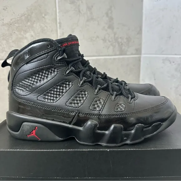Air Jordan 9 Retro Sneaker Size 9
