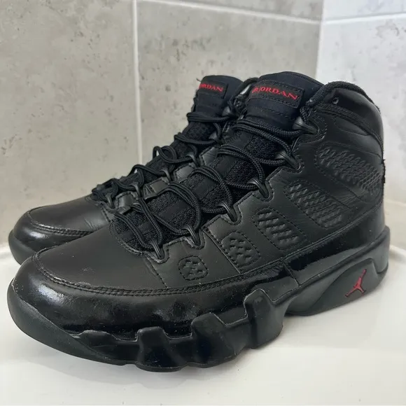 Air Jordan 9 Retro Sneaker Size 9