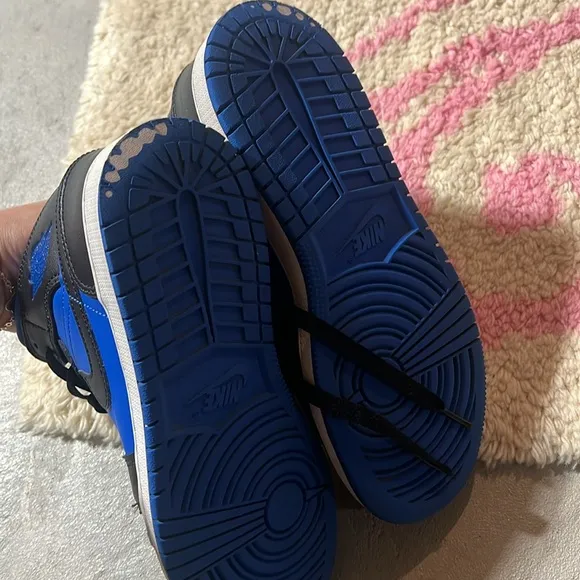 Air Jordan High-Top Sneakers - Black and Blue size 38DD run 5.5 Y
