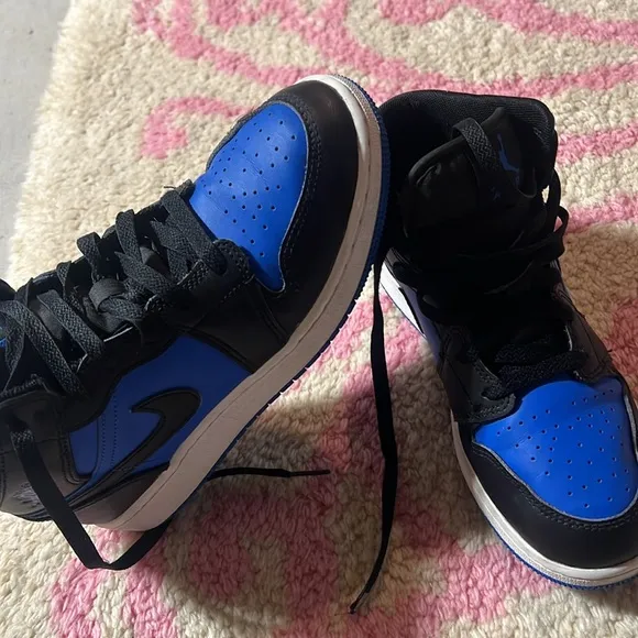 Air Jordan High-Top Sneakers - Black and Blue size 38DD run 5.5 Y