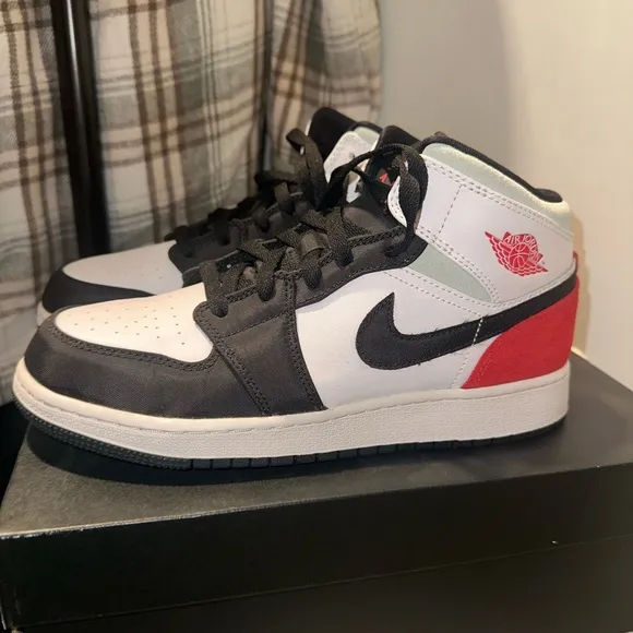 Air Jordan Mid SE Black White Red Sneakers