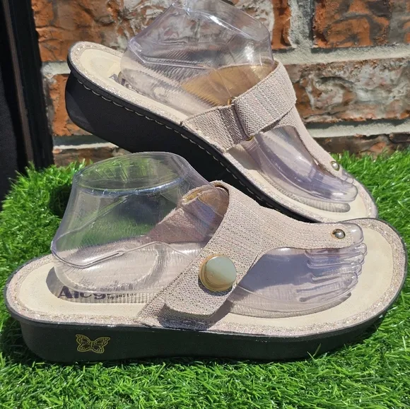 Alegria Carina Pink/Beige/Gold Leather Thong Sandals - Women's Size 10