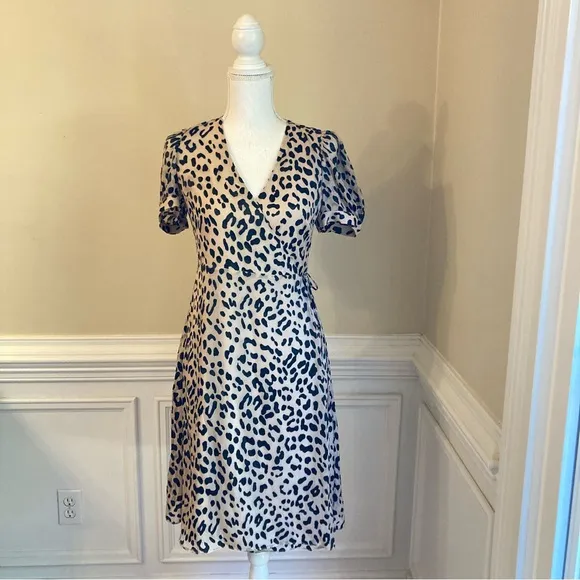 ALICE AND OLIVIA Leopard Cheetah Animal Print Silk Wrap Dress