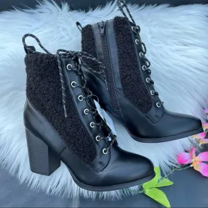 ankles boots black xoxo size 7 new.