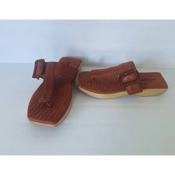 Anthropologie Kelsi Dagger Brooklyn Swag Thong Suede Brown Orange Sandals Sz 7