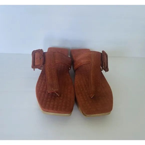 Anthropologie Kelsi Dagger Brooklyn Swag Thong Suede Brown Orange Sandals Sz 7