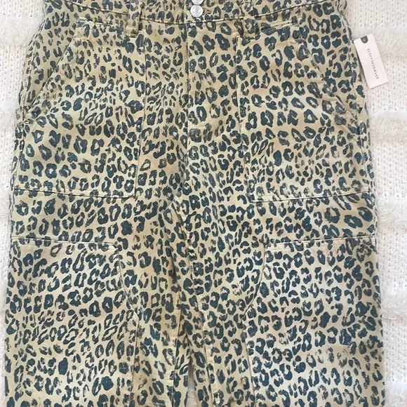 Anthropology Pilcro the wanderer relaxed animal Print Pants women’s size 29 nwts