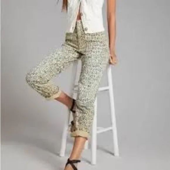 Anthropology Pilcro the wanderer relaxed animal Print Pants women’s size 29 nwts