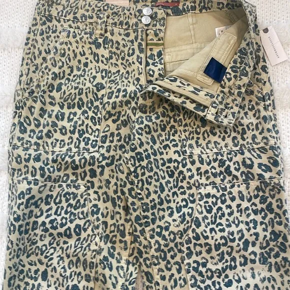 Anthropology Pilcro the wanderer relaxed animal Print Pants women’s size 29 nwts