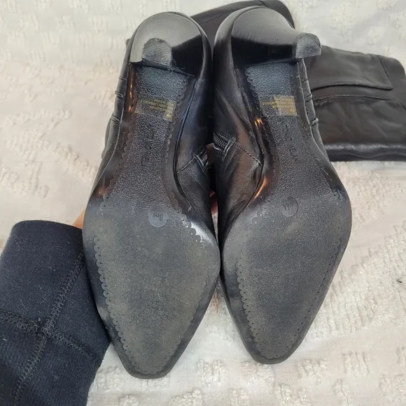 Antonio Melani tall black leather boots with pointed toe and heels classic 8