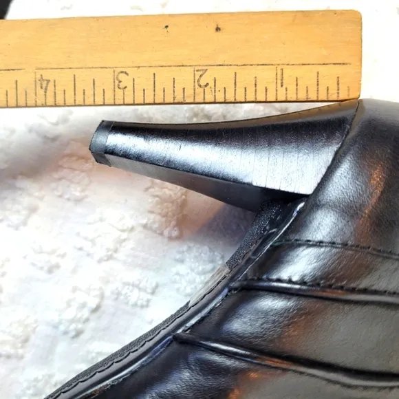 Antonio Melani tall black leather boots with pointed toe and heels classic 8