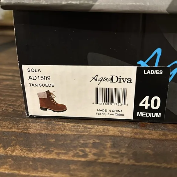 Aqua Diva Sola Suede Boots