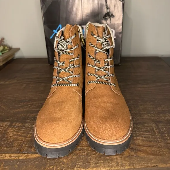 Aqua Diva Sola Suede Boots