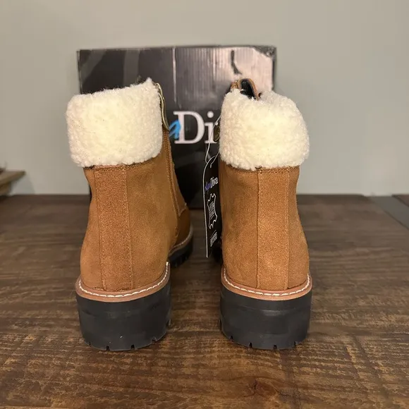 Aqua Diva Sola Suede Boots
