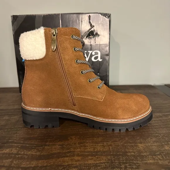 Aqua Diva Sola Suede Boots