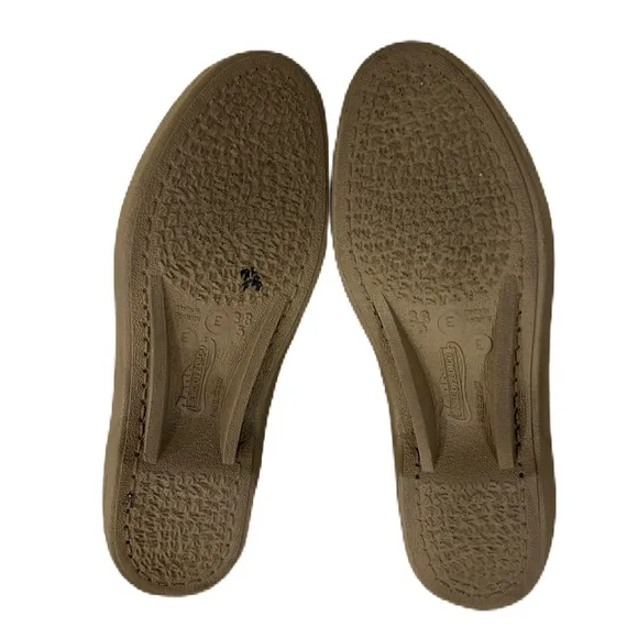 Arcopedico Shoes Womens 38 7/7.5 Slip On Loafers Tan Comfort Wedge Neutral