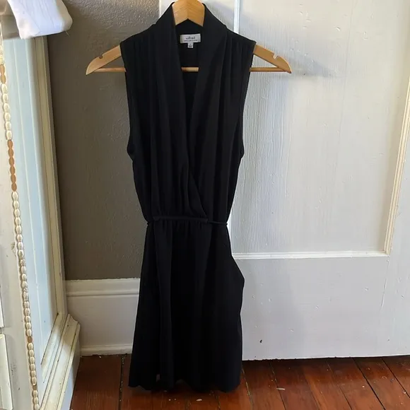 Aritzia Wilfred Sabine Black Sleeveless Drapey Mini Dress Size Small