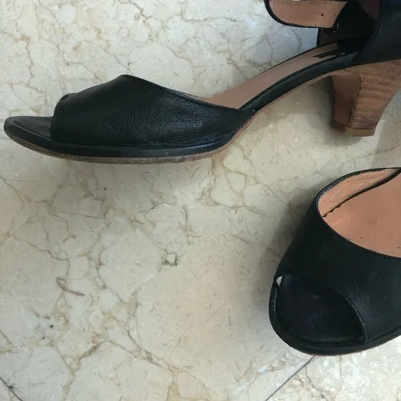 Armand Basi Sandals Size 39
