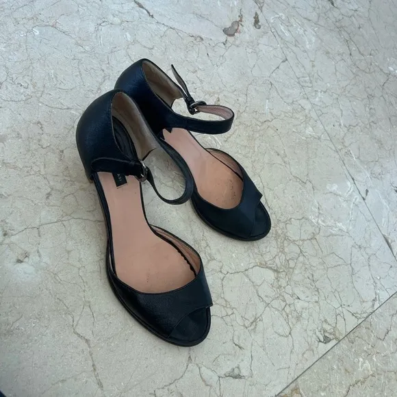 Armand Basi Sandals Size 39