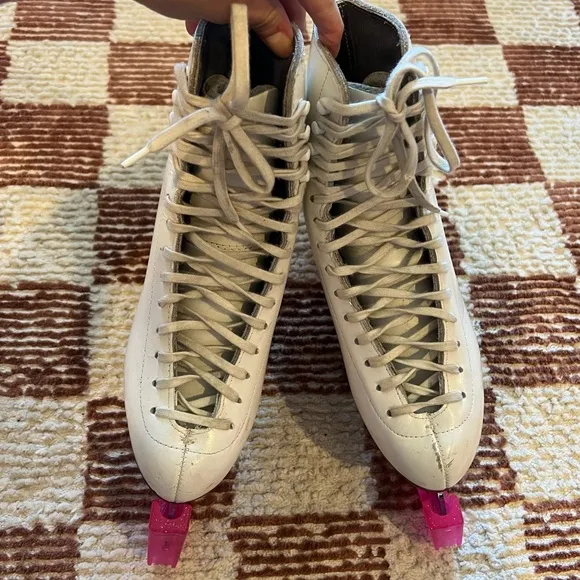 AS IS FLAWS Riedell Figure Skates 355 AA Lace Up Ice Skates Leather Wood White