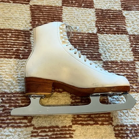 AS IS FLAWS Riedell Figure Skates 355 AA Lace Up Ice Skates Leather Wood White