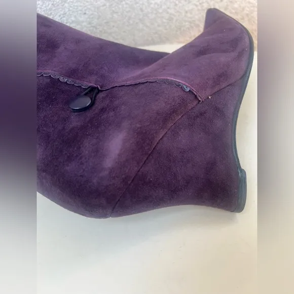 Avante-garde purple wedge heel boots suede pointed toe Sz 40 9 by Adam Milano.