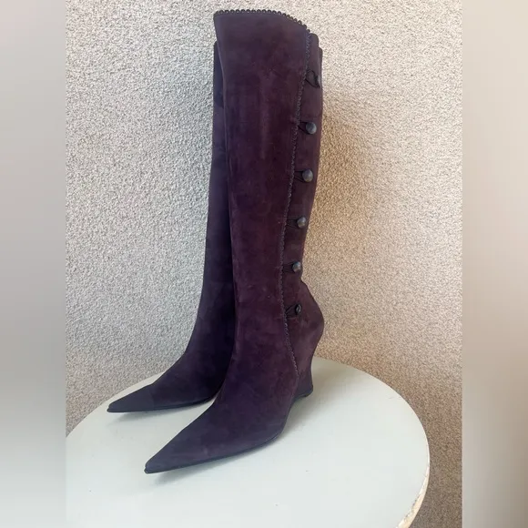 Avante-garde purple wedge heel boots suede pointed toe Sz 40 9 by Adam Milano.
