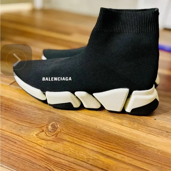 Balenciaga Black and White Speed Trainers!