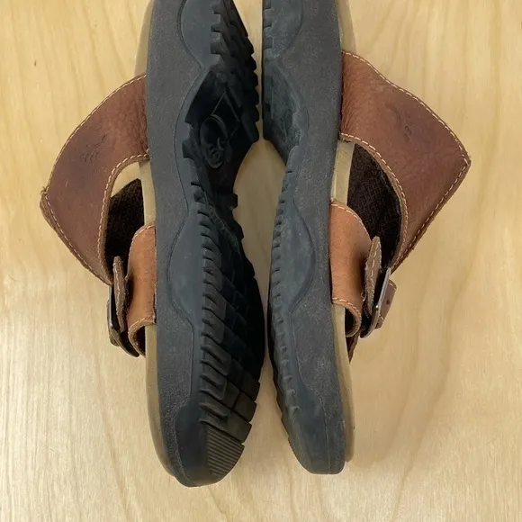 Bare Traps Brown Leather Pitcher Sandals Size 6